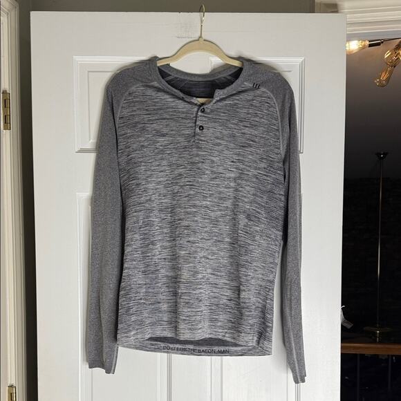 lululemon athletica Gray Long Sleeve Button Down Shirt. Medium - Picture 1 of 4